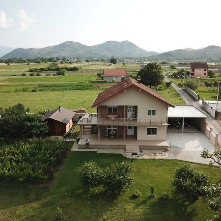 Eko Apartmani Krackovic Golubovci Kültér fotó
