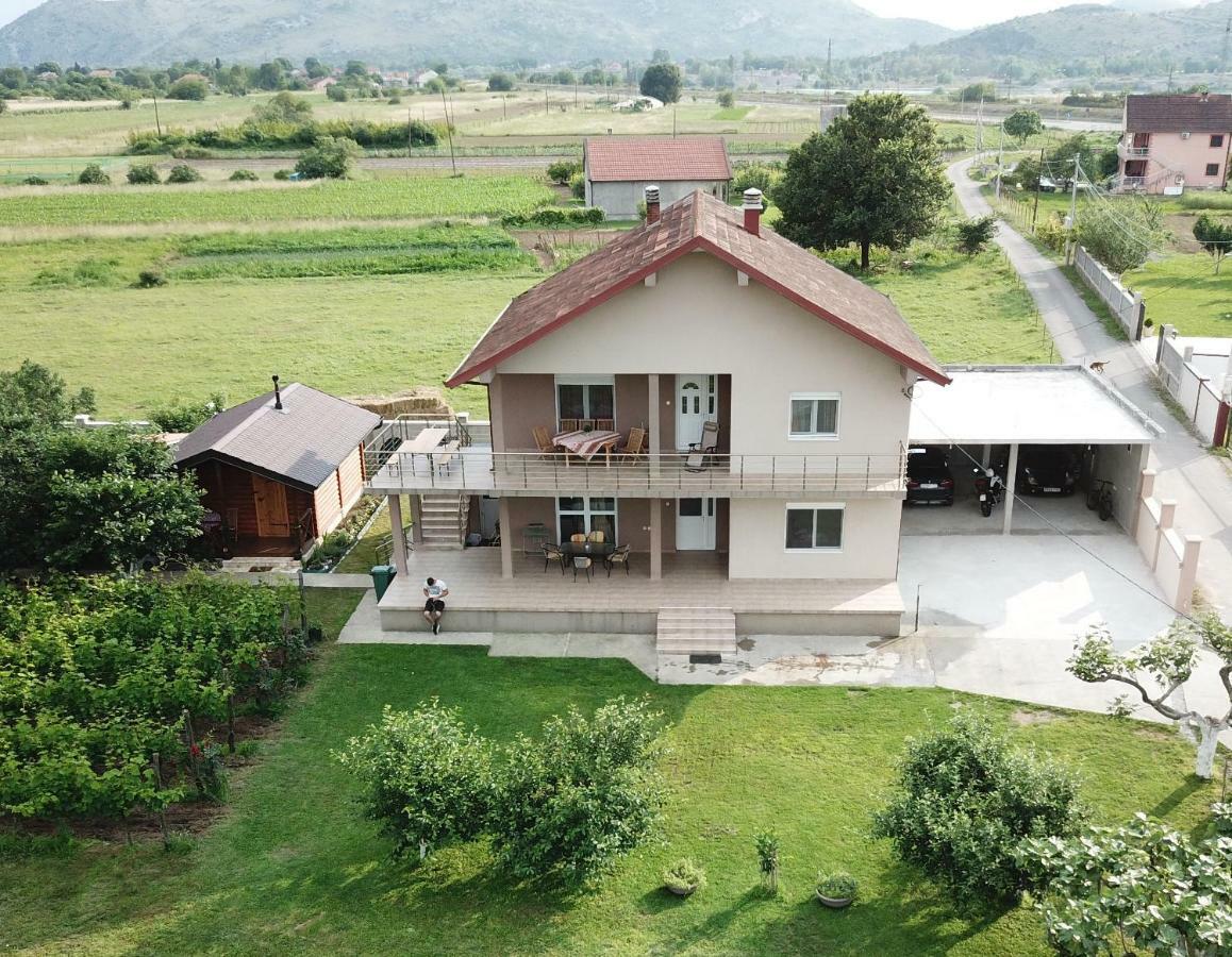 Eko Apartmani Krackovic Golubovci Kültér fotó