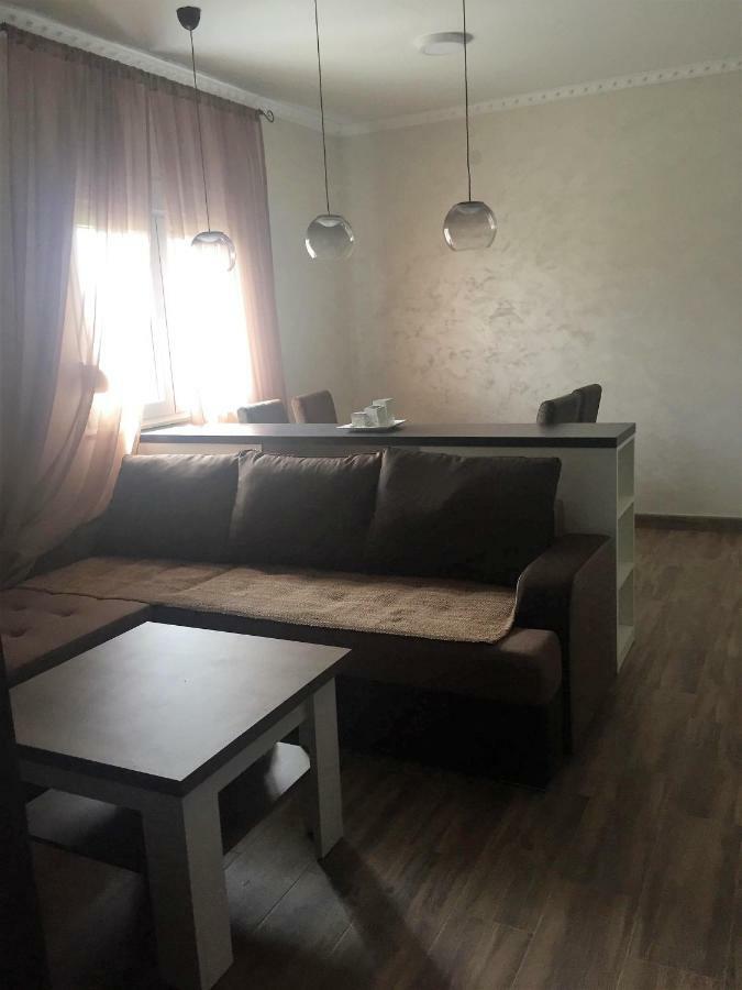 Eko Apartmani Krackovic Golubovci Kültér fotó