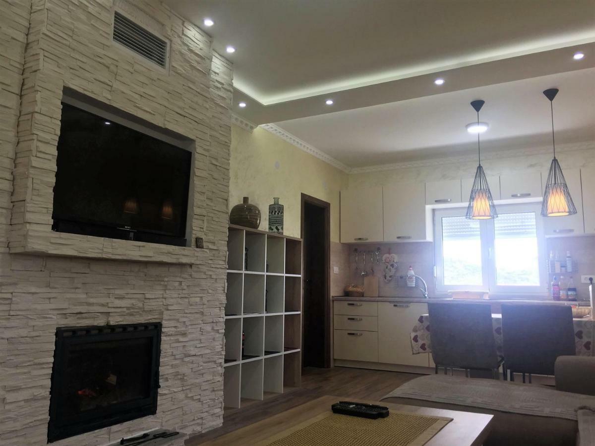 Eko Apartmani Krackovic Golubovci Kültér fotó